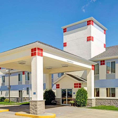 מלון Baymont By Wyndham Wahpeton מראה חיצוני תמונה