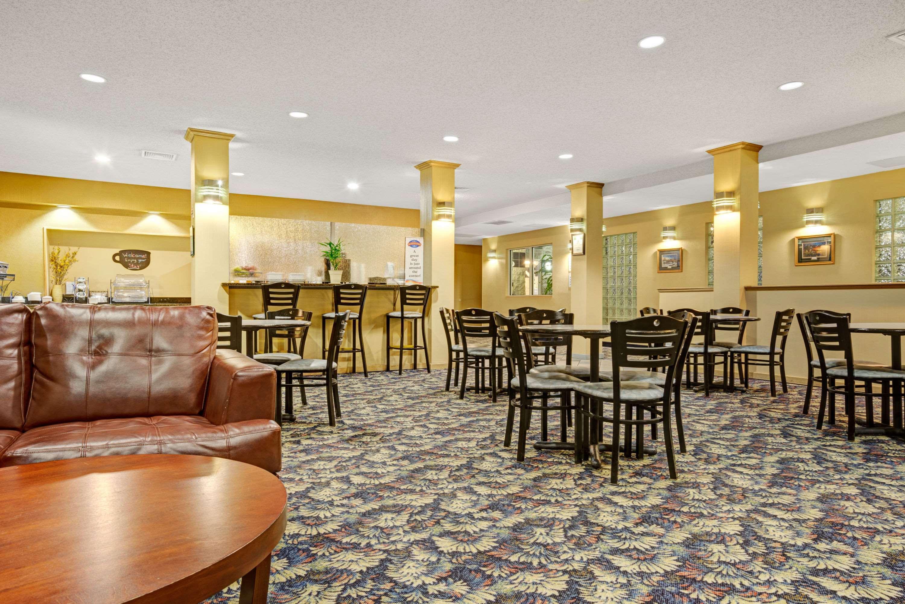 מלון Baymont By Wyndham Wahpeton מראה חיצוני תמונה